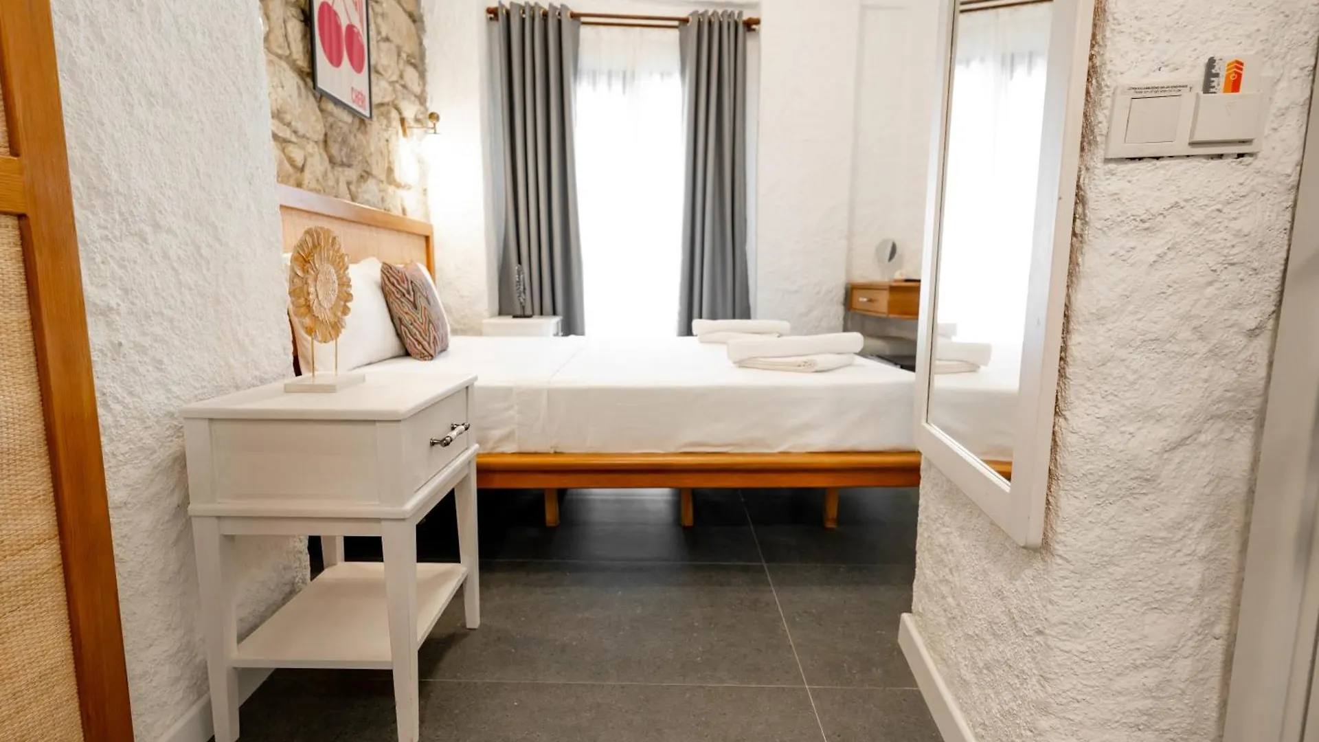 The Comelly Alacati Cesme